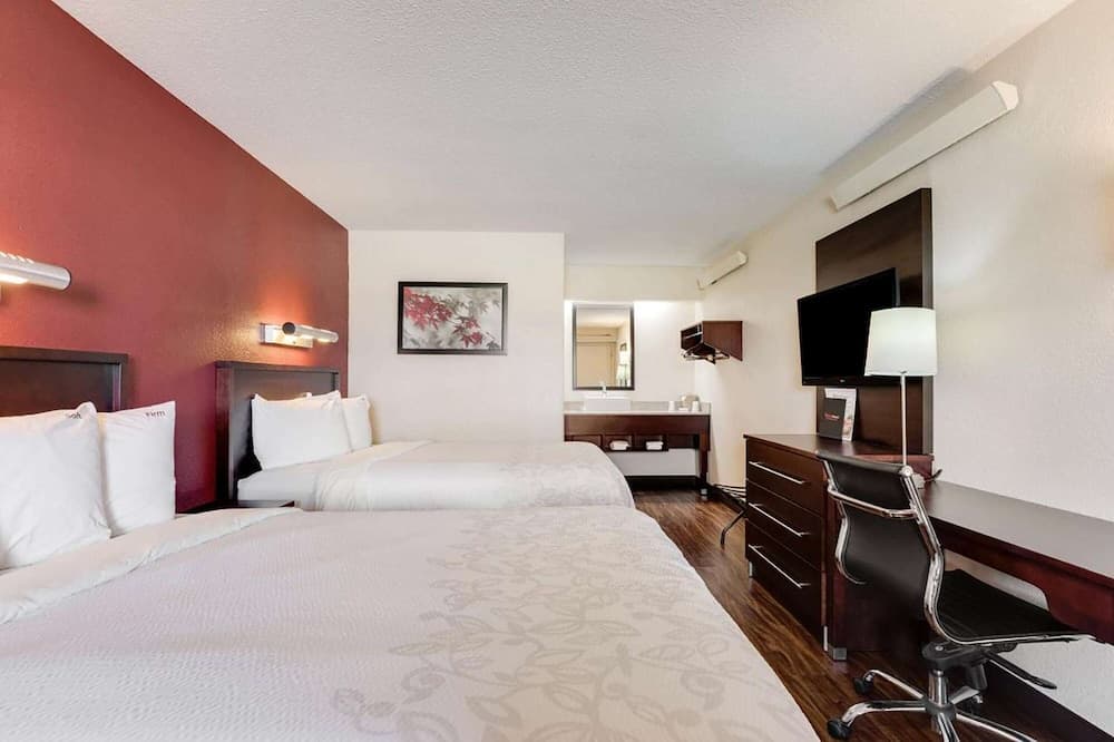 Super 8 by Wyndham Deerfield/Northbrook