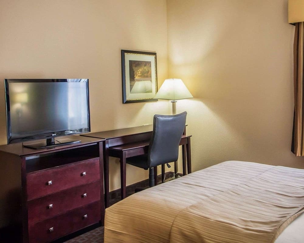 Quality Inn & Suites Peoria North