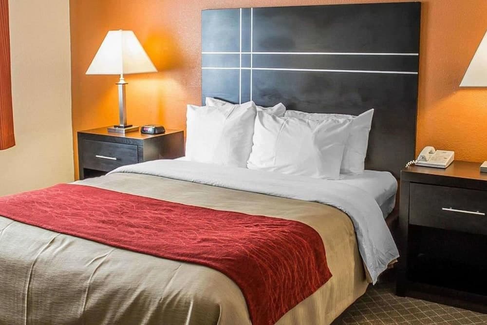 Howard Johnson by Wyndham Columbus State Fairgrounds I-71