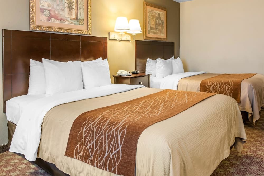 Quality Inn Defiance