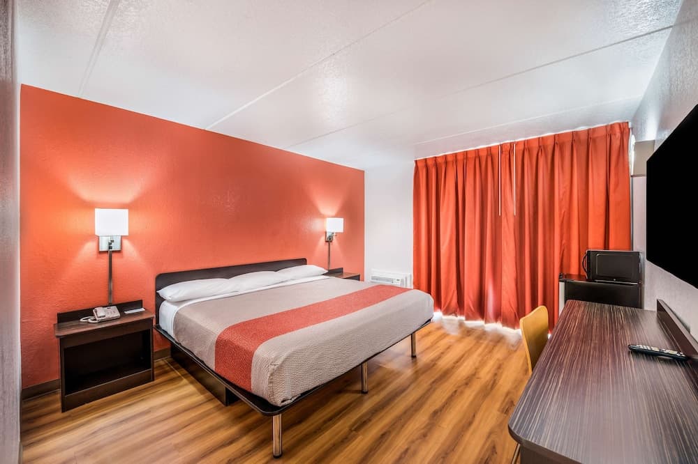 Motel 6 Henderson, TX