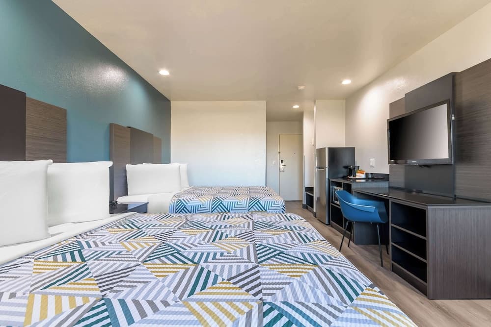 Studio 6 Suites Perris, CA