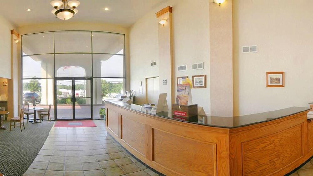 Econo Lodge & Conference Center