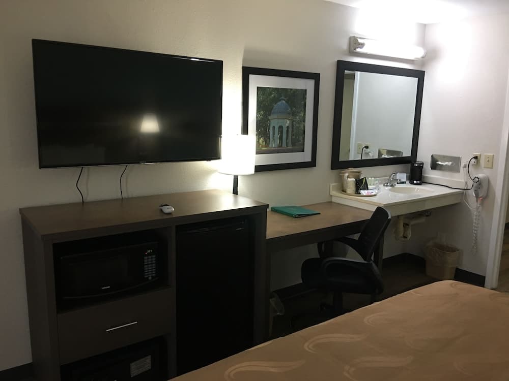 Quality Inn Greenville near University