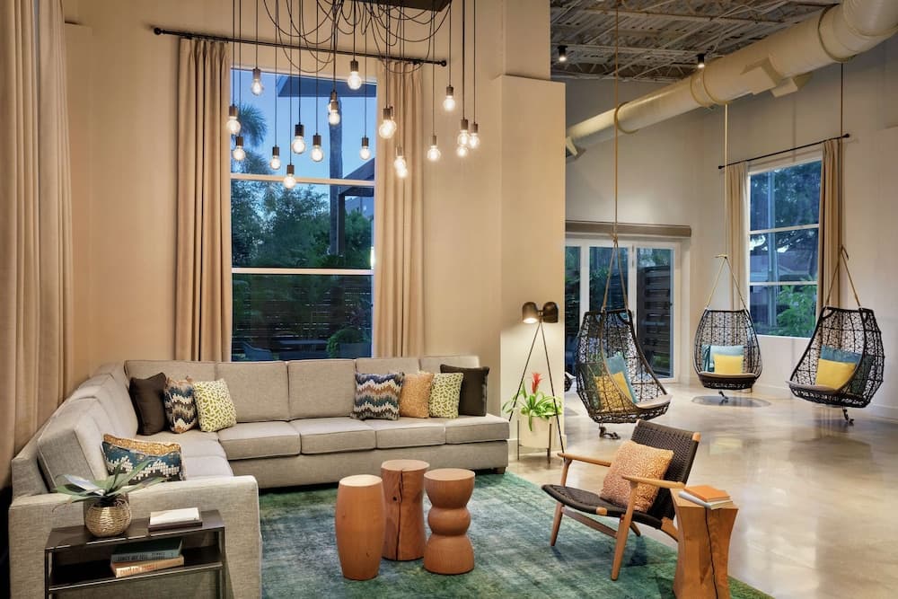 Hotel Alba, Tapestry Collection by Hilton