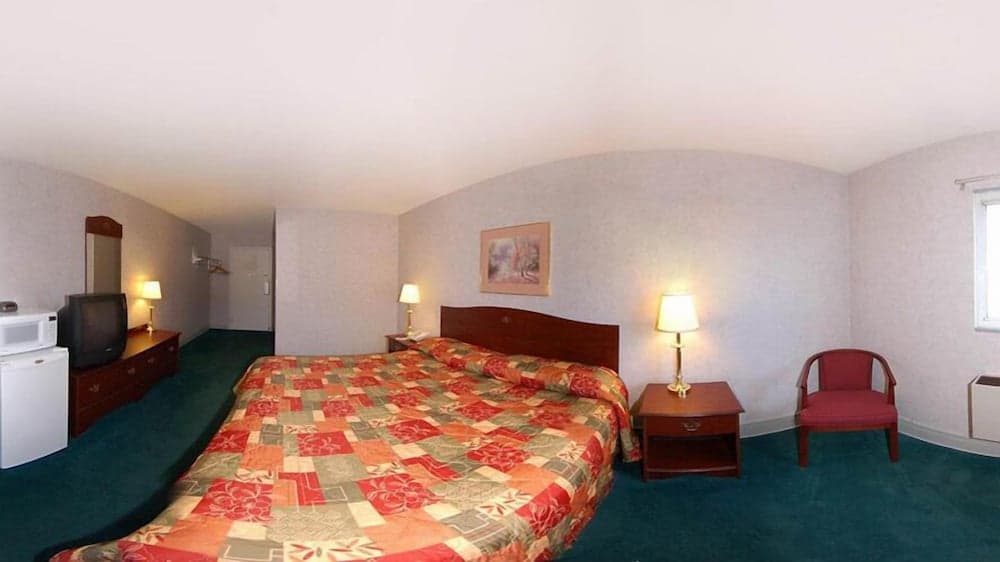 Econo Lodge East
