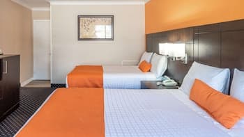 Knights Inn North Bay