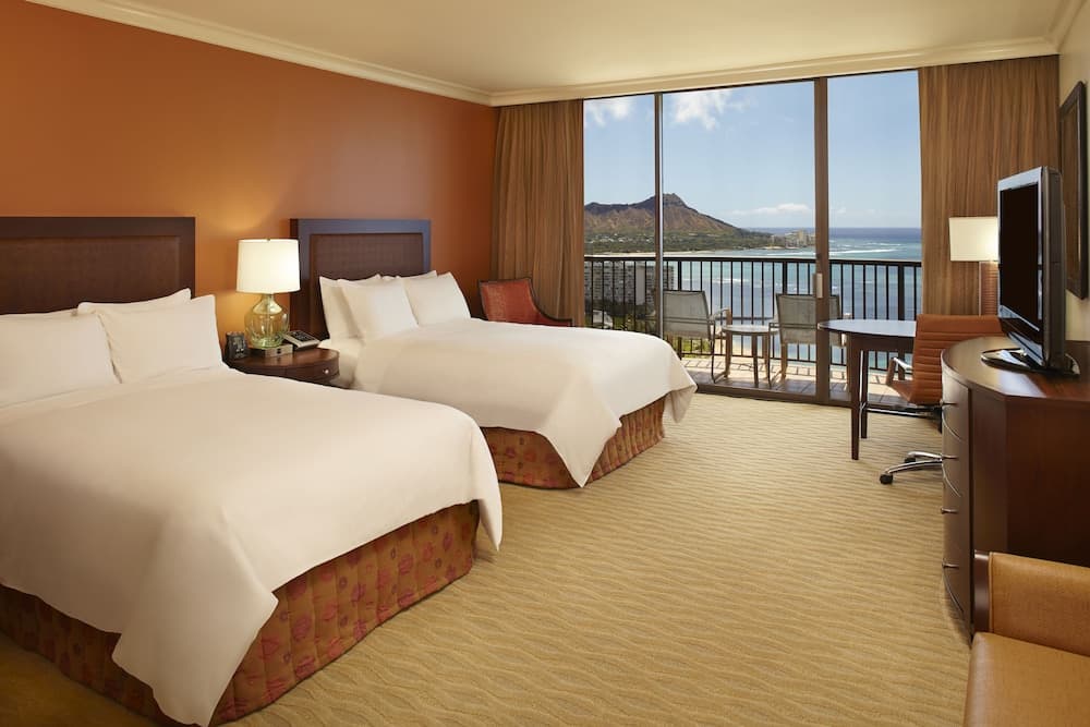 Hilton Hawaiian Village Waikiki Beach Resort