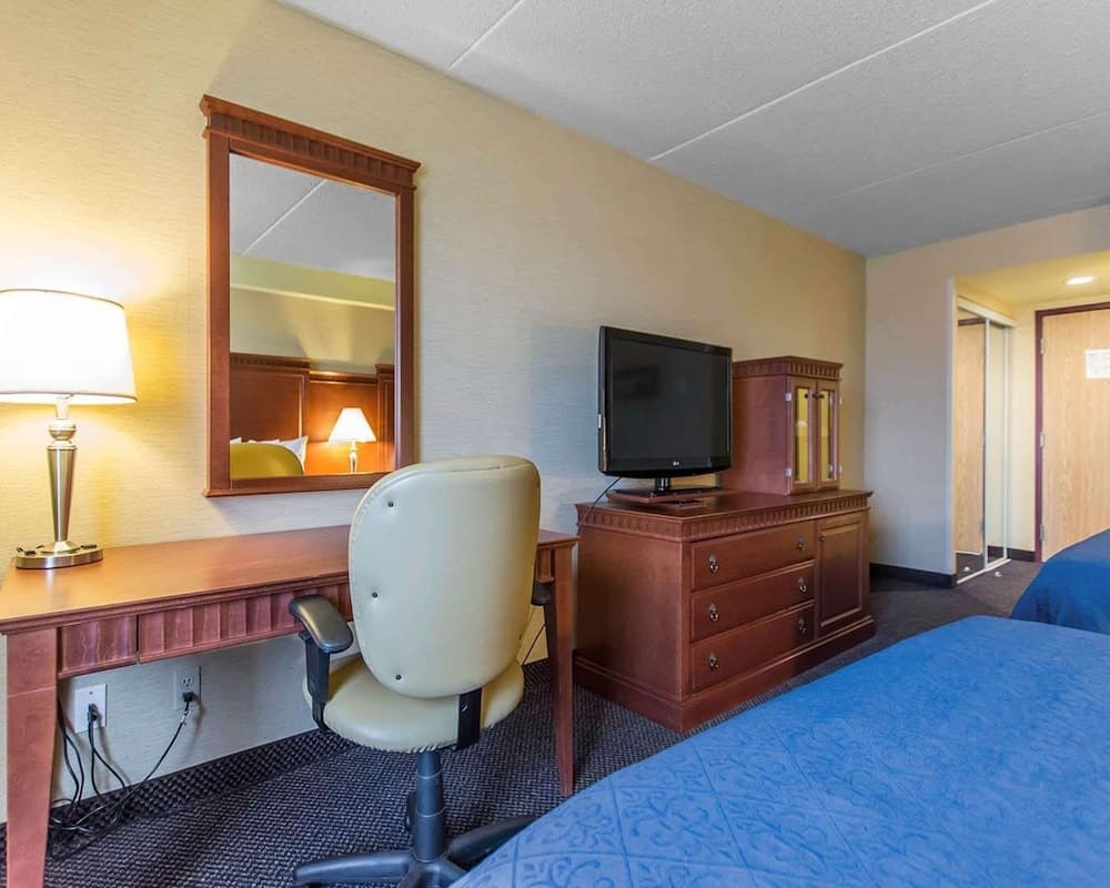 Quality Inn & Suites Bay Front