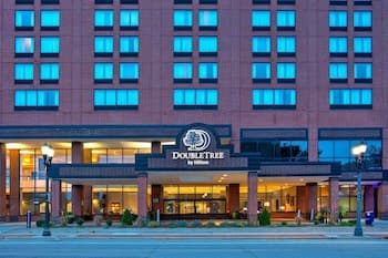 DoubleTree by Hilton Lansing
