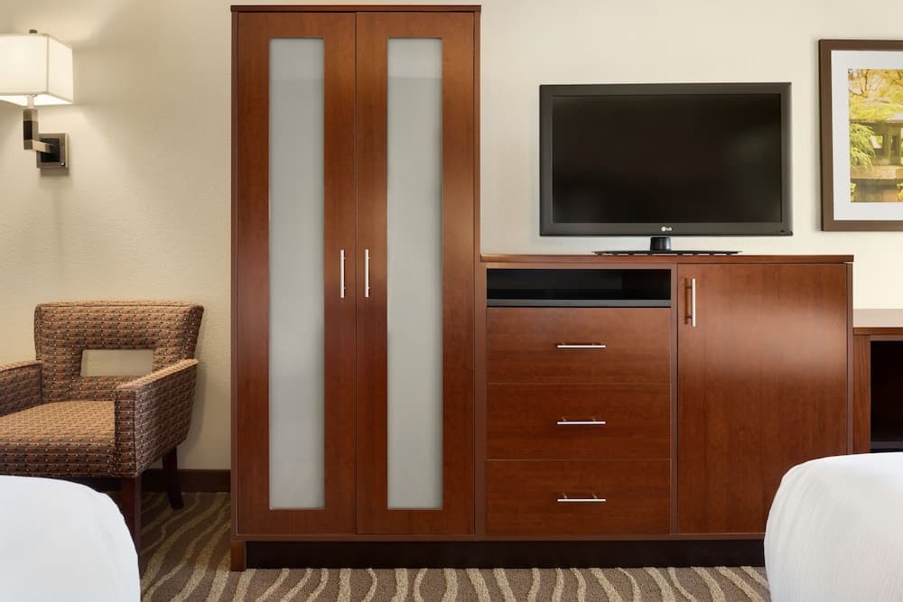 Holiday Inn Hotel & Suites Des Moines - Northwest by IHG