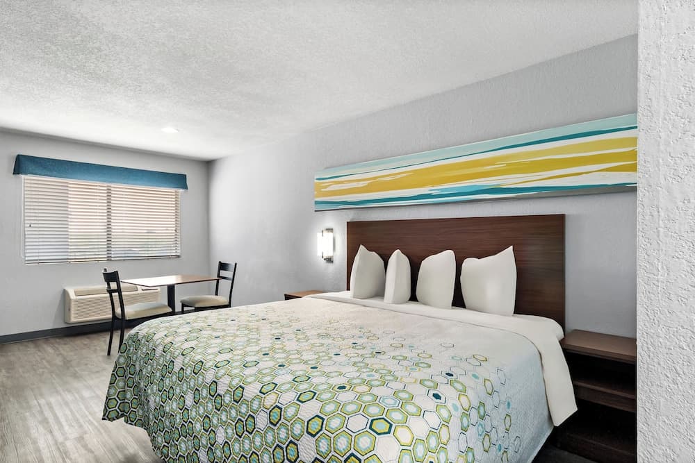 HomeTowne Studios San Antonio E - Frost Bank Center