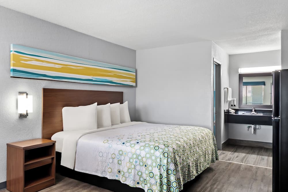 HomeTowne Studios San Antonio E - Frost Bank Center