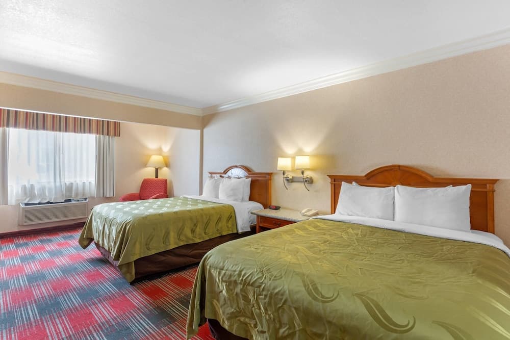 Quality Inn & Suites Oceanside near Camp Pendleton