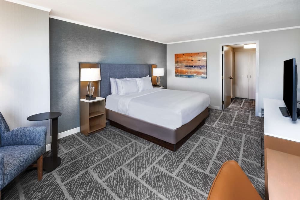 DoubleTree by Hilton Tulsa - Warren Place