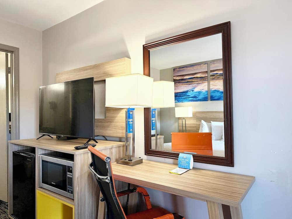 Days Inn by Wyndham Greenville