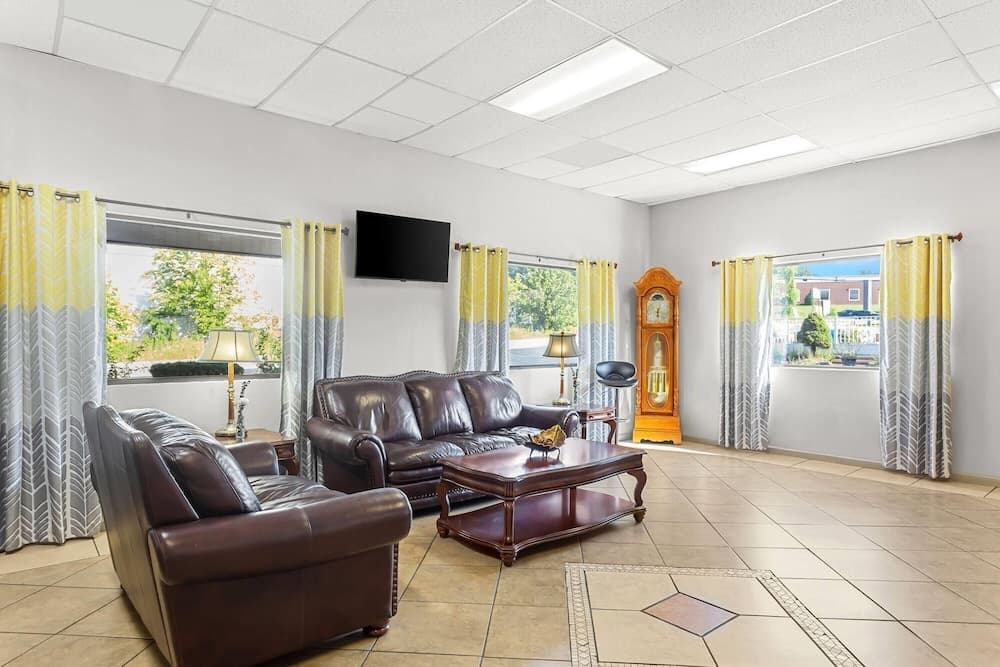 Days Inn by Wyndham Huntington