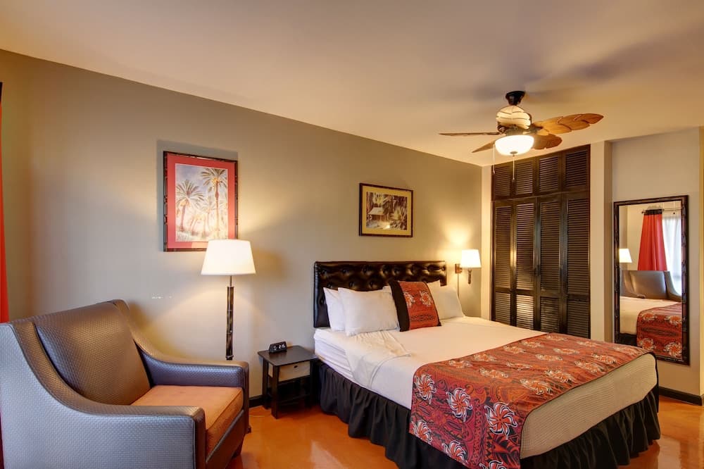 Caliente Tropics Hotel