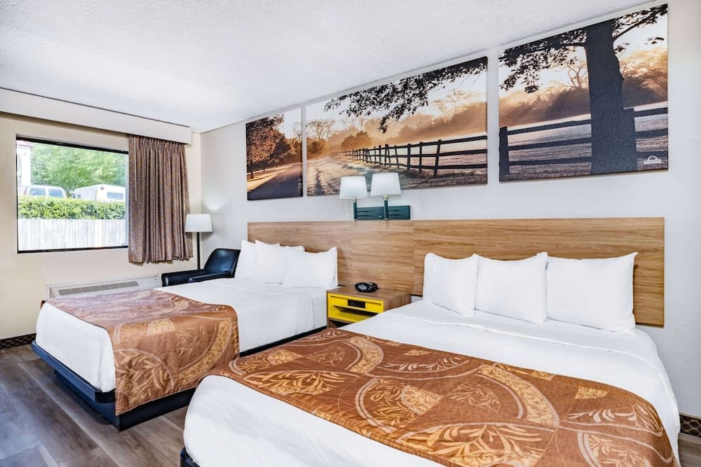 Days Inn by Wyndham Macon I-475