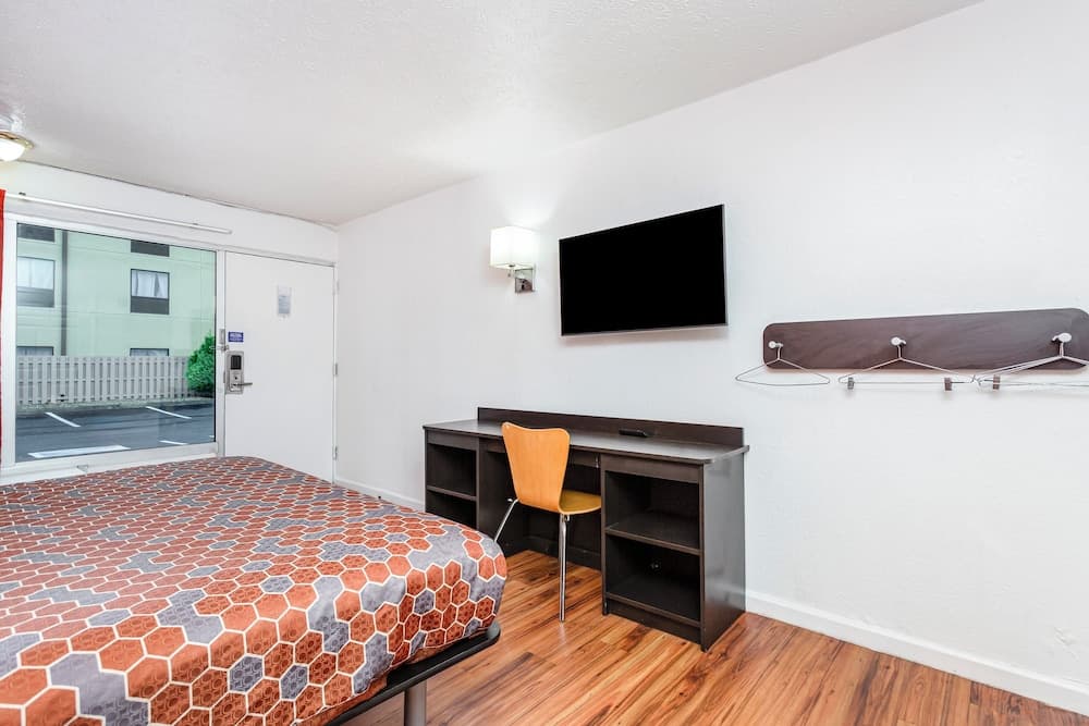 Relax Inn by OYO Columbus OH I 70