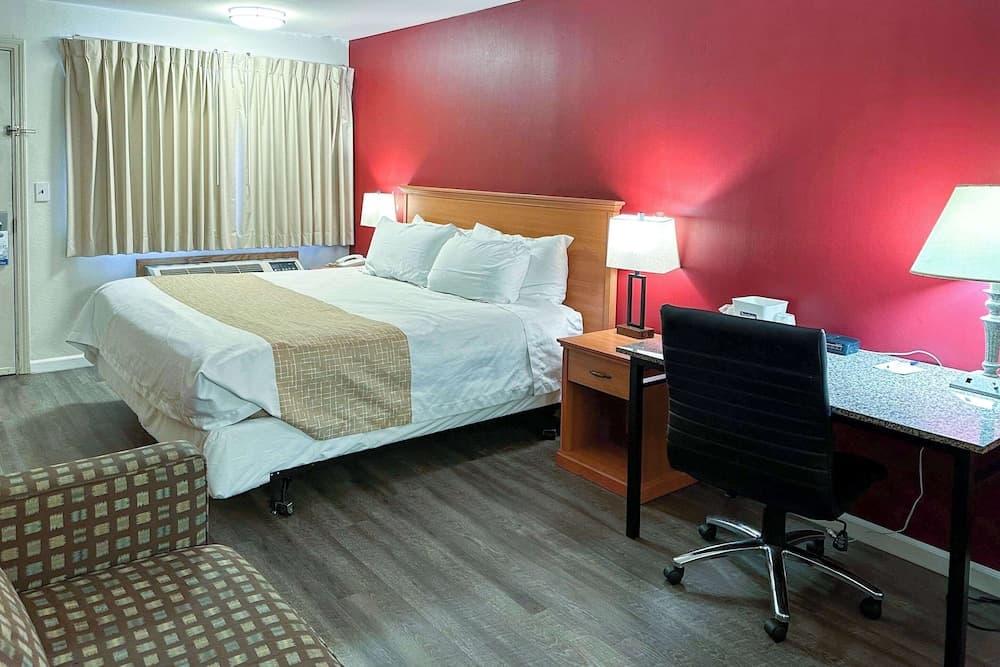 Econo Lodge Edmonds North Seattle