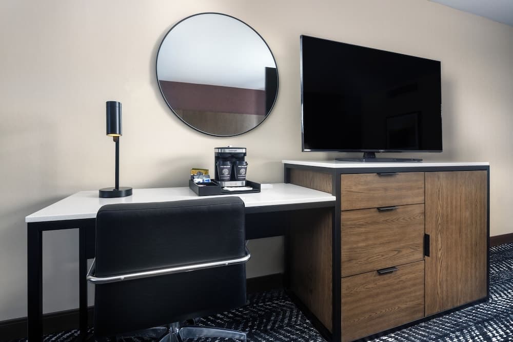 DoubleTree by Hilton Manhattan, KS