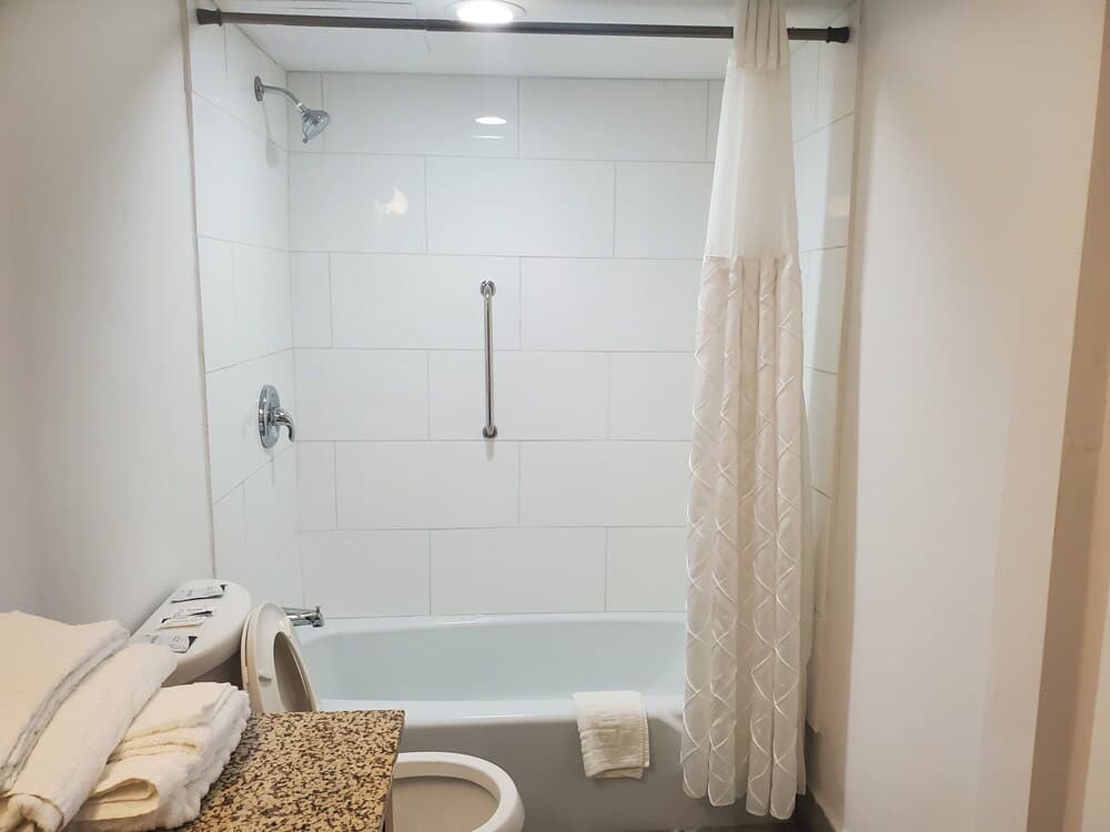 Deerfield Inn & Suites