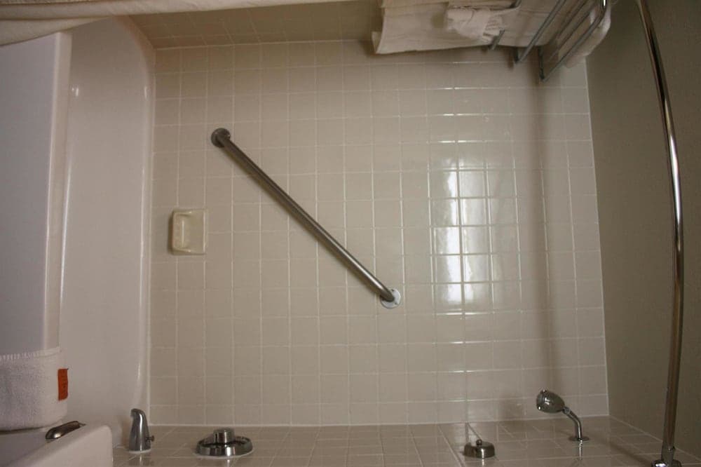 Ramada by Wyndham Viscount Suites Tucson East