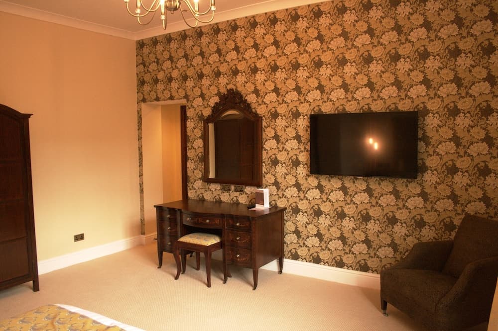 Best Western Plough & Harrow Hotel