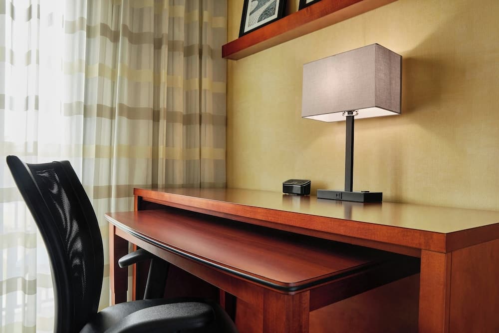 Courtyard by Marriott Des Moines West Clive