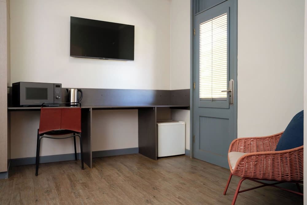 The Lodge Motel, Newman