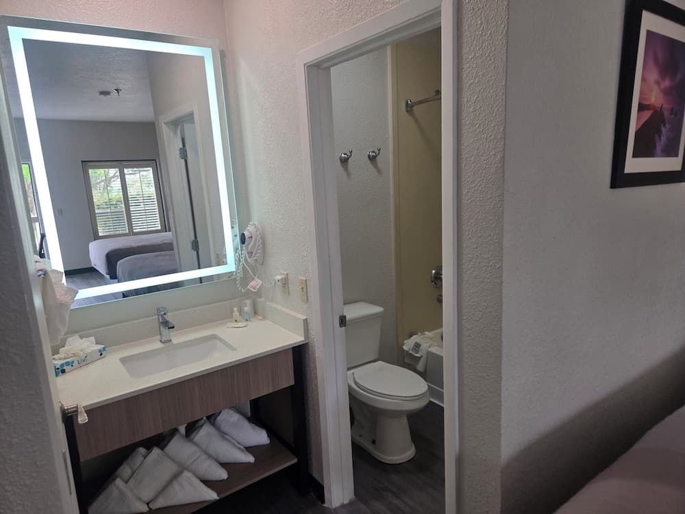 Quality Inn & Suites Sunport Airport Albuquerque