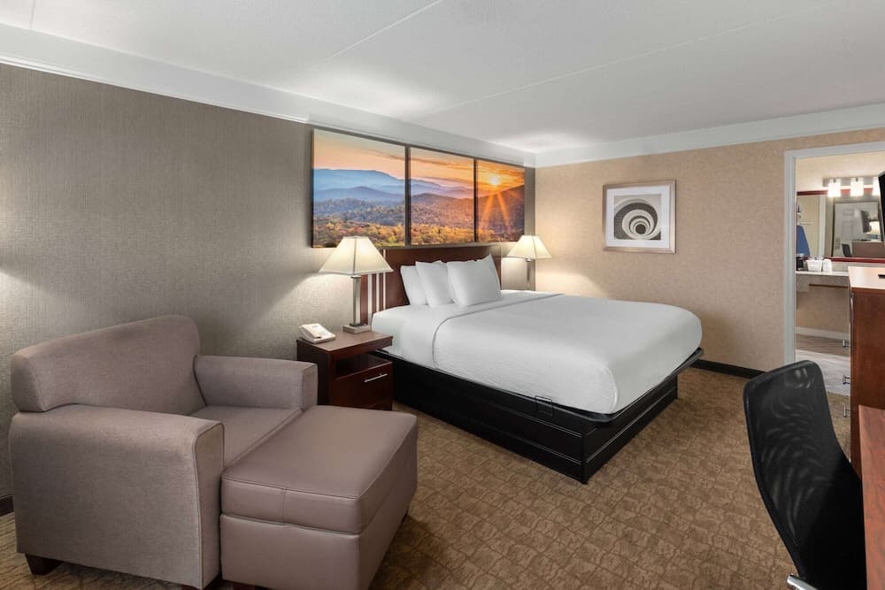 Days Inn by Wyndham Columbia Kentucky