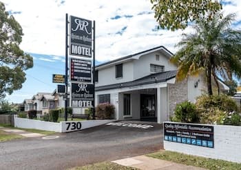 Riviera on Ruthven Motel