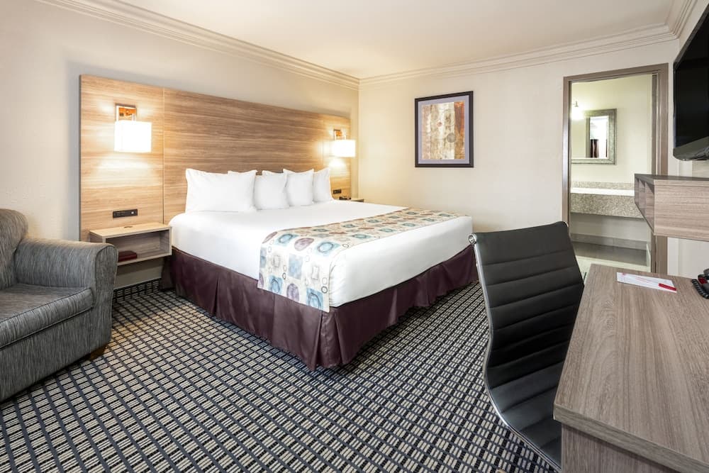 Ramada by Wyndham Houston Intercontinental Airport South