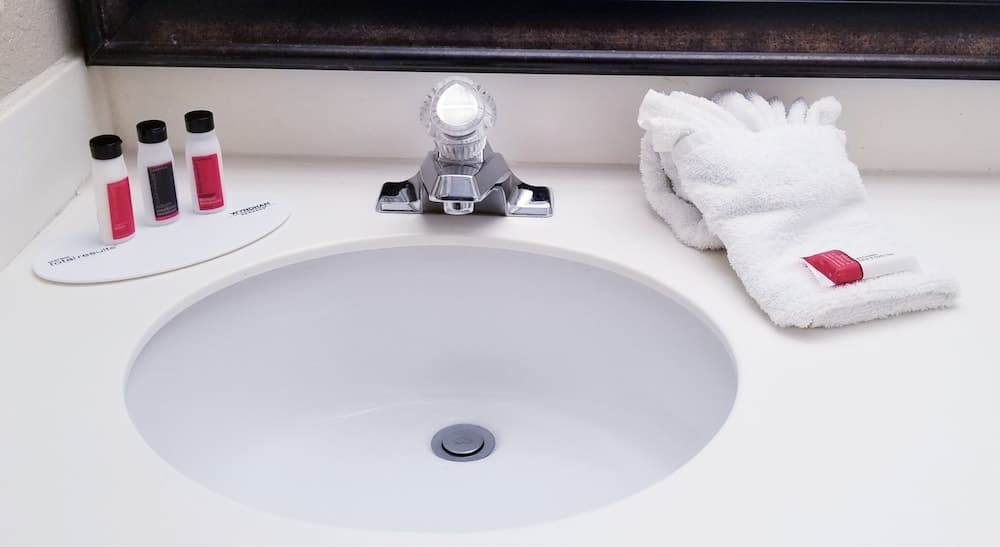 Ramada Hotel & Conference Center by Wyndham Plymouth