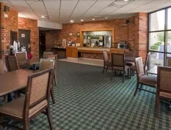 Rodeway Inn Bloomington - Normal near I-55 and University