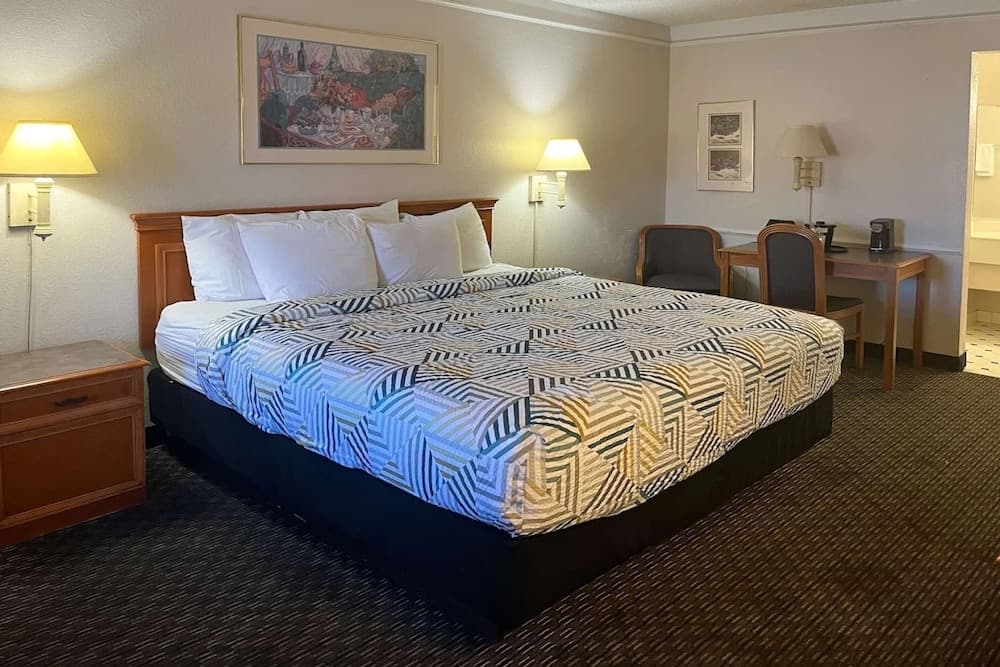 Motel 6 Phoenix, AZ - Midtown