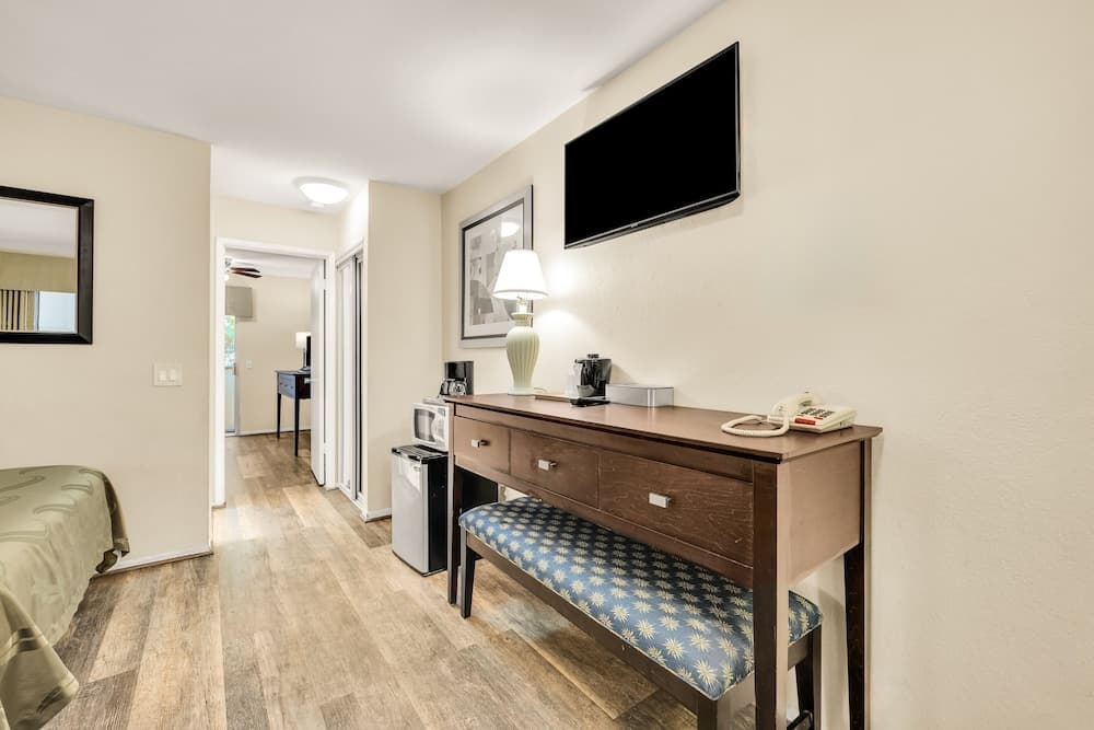 Scottish Fairway Inn