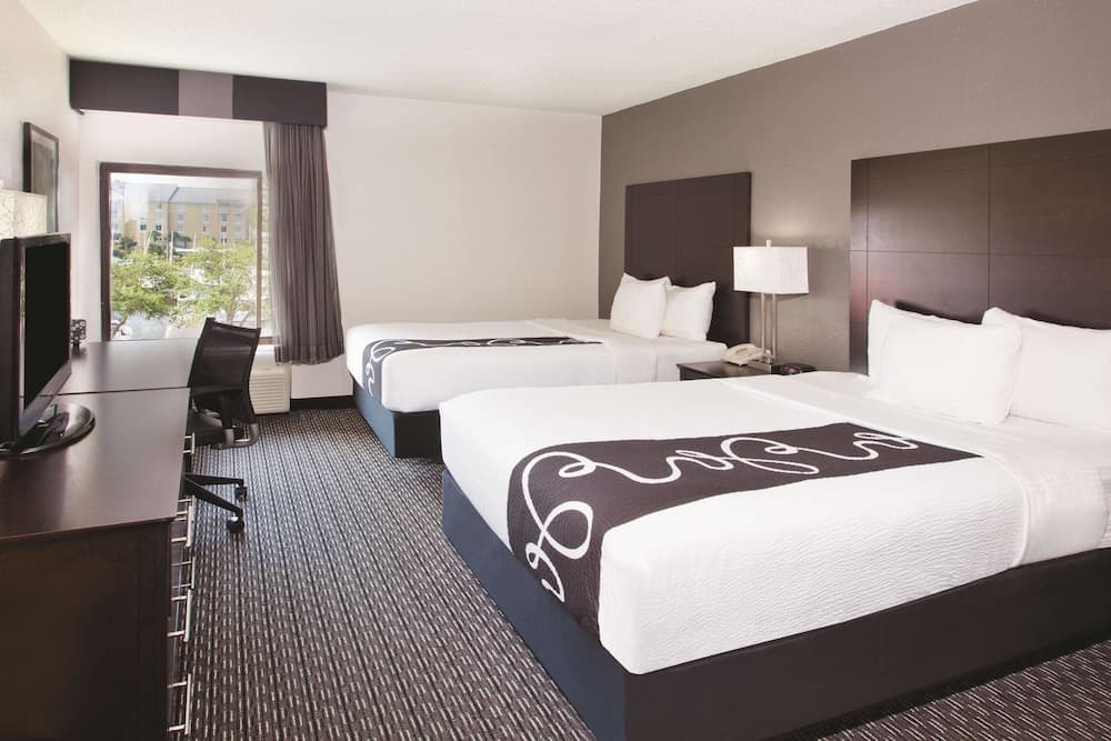 La Quinta Inn & Suites by Wyndham Charleston Riverview