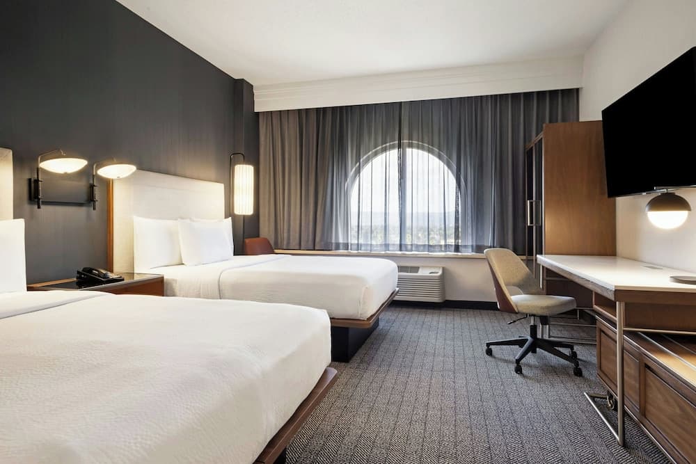 Courtyard by Marriott Baldwin Park