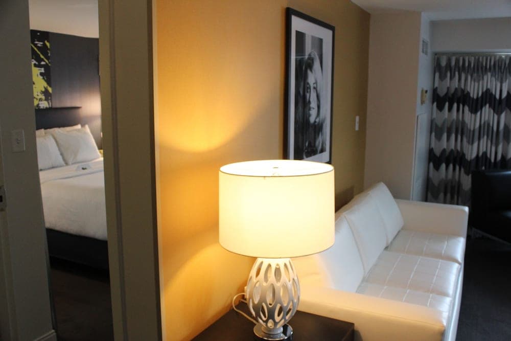 Comfort Inn & Suites Baltimore Inner Harbor