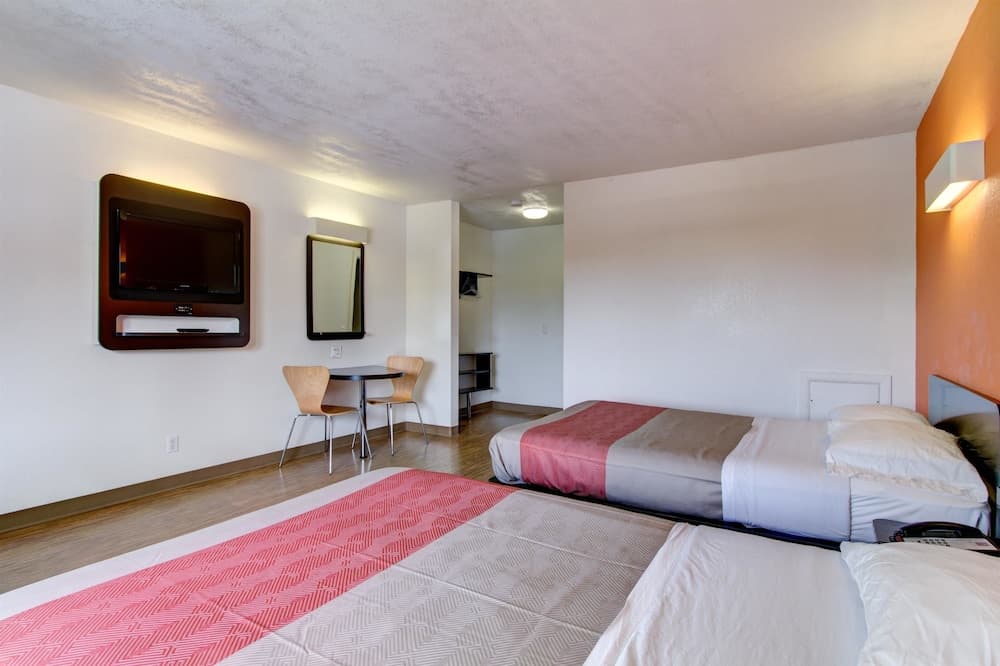 Motel 6 Richfield, OH