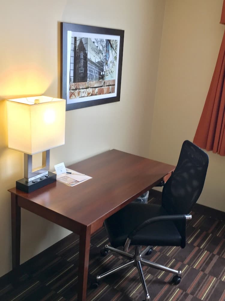 Best Western Falcon Plaza - Bowling Green