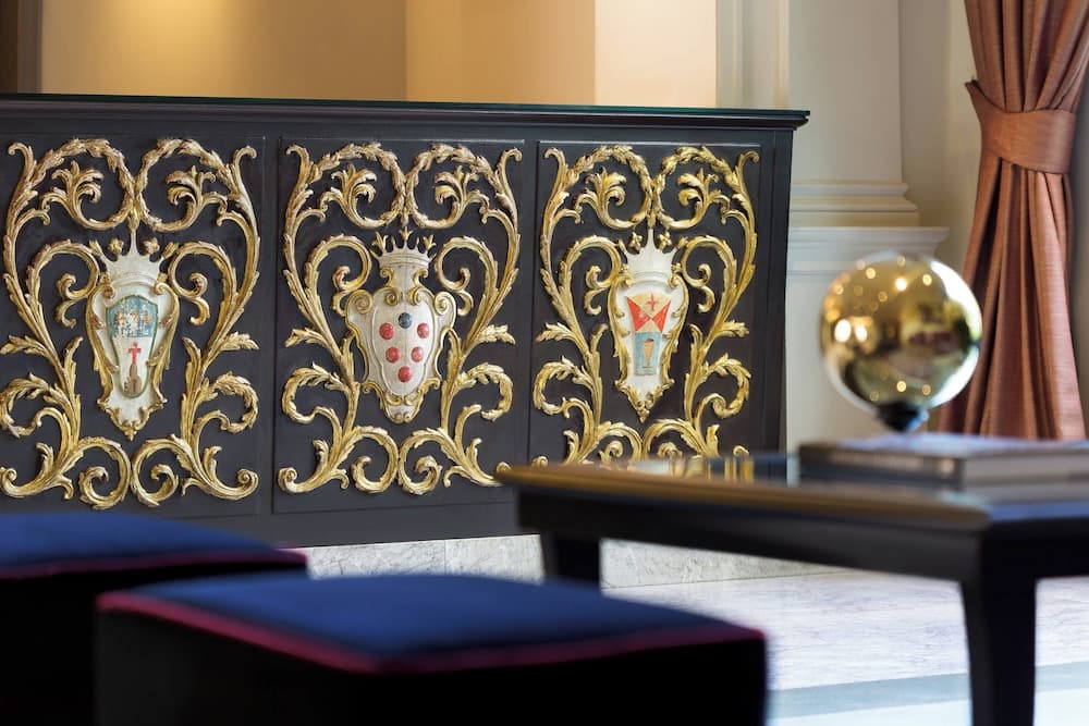 Sina Villa Medici, Autograph Collection