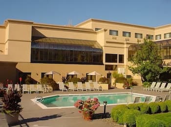 Monarch Hotel & Conference Center