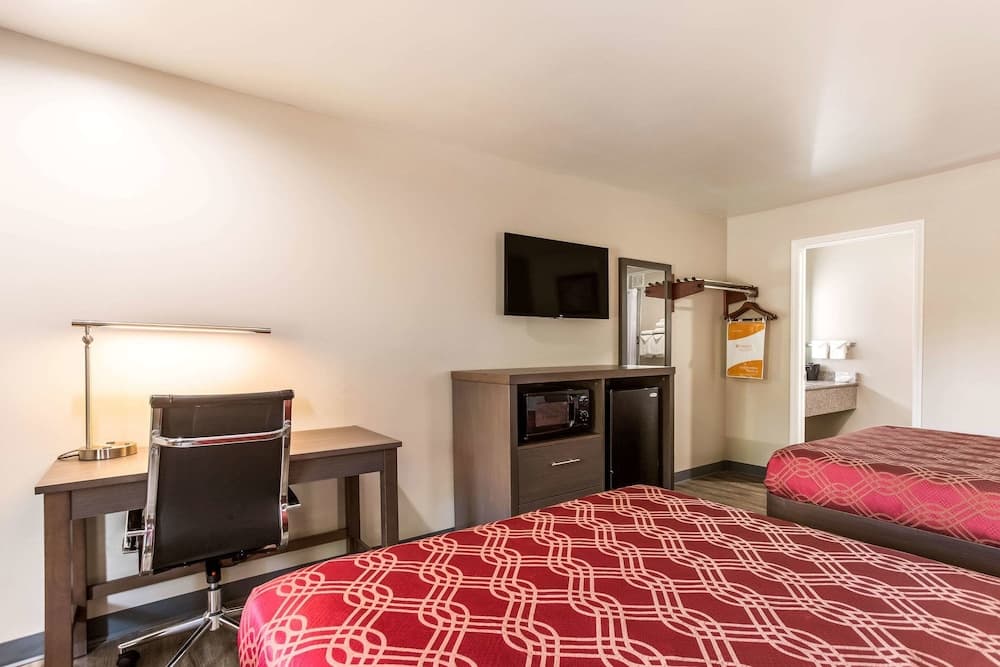Econo Lodge Inn & Suites Murfreesboro Shopping District