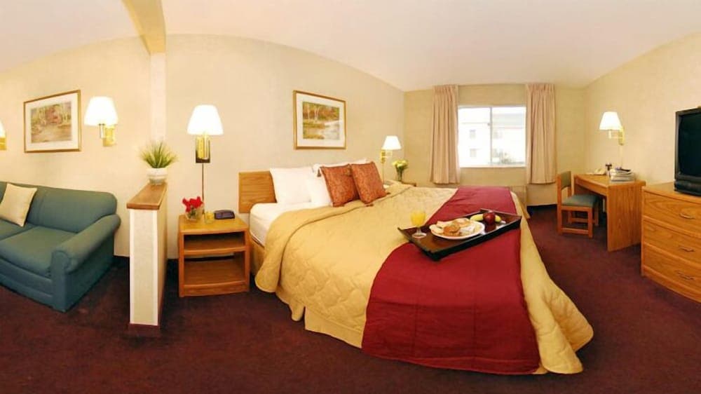 Quality Inn Dayton North - Vandalia