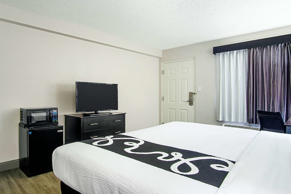 La Quinta Inn by Wyndham West Palm Beach - Florida Turnpike