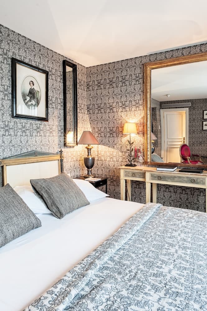 Hôtel Chateaubriand Champs Elysées